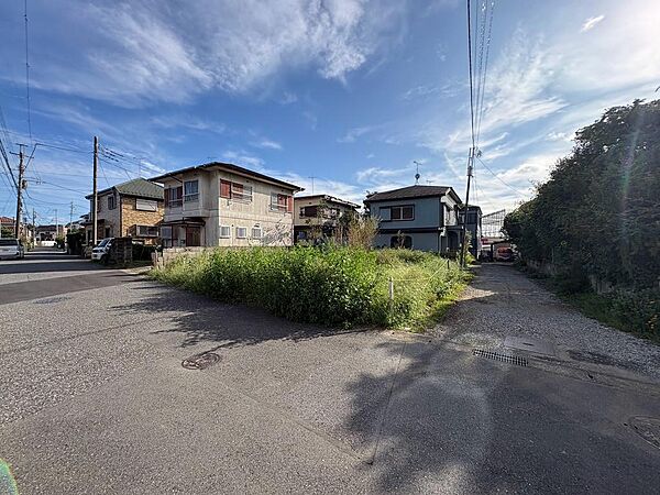 50坪超えのゆとりあるお土地は建築条件無しにつき、お好きなハウスメーカー様で理想の住まいを実現していただけます。（2026年9月撮影）