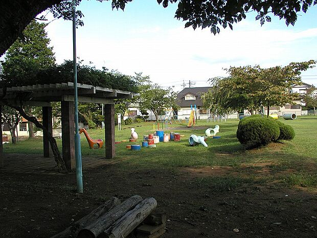 グリーンタウン中央公園(約290m)