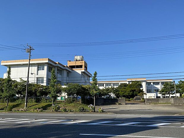市原市立千種中学校(約800m)
