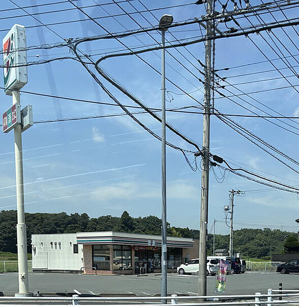 セブン-イレブン 茂原長尾店（約220m）徒歩約3分の距離にあるコンビニエンスストアです。いつでも好きな時にお買い物ができます。