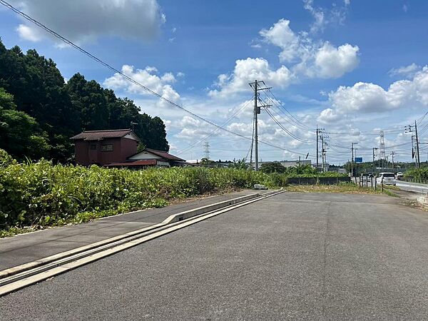 広々としたお土地はお庭や駐車場を広くとることができ、より理想のおうちを実現していただけやすいです。（2026年8月撮影）