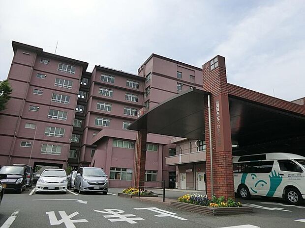 横須賀市立うわまち病院　573m