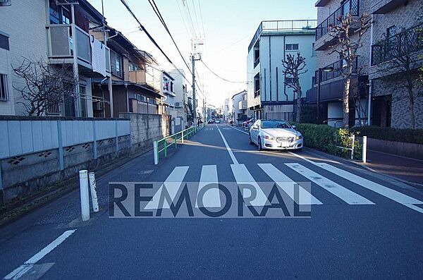 現地前