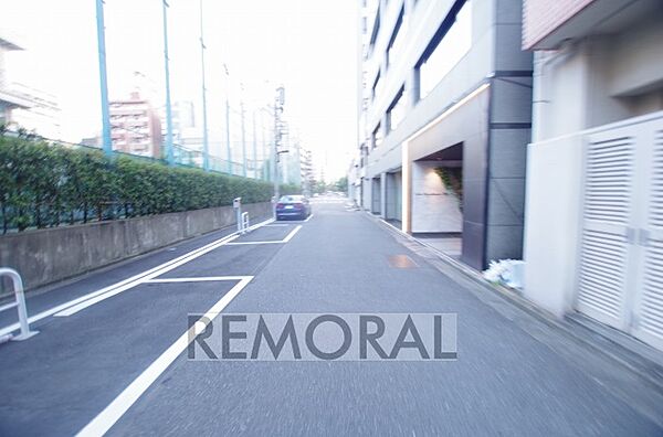 現地前