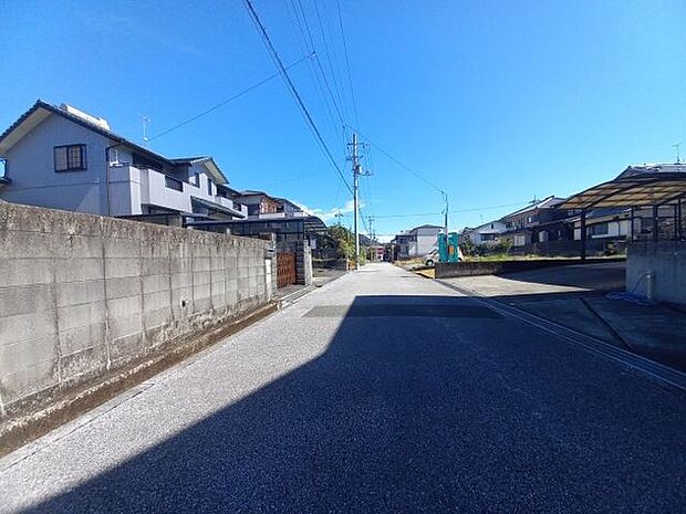 北側道路　西から東