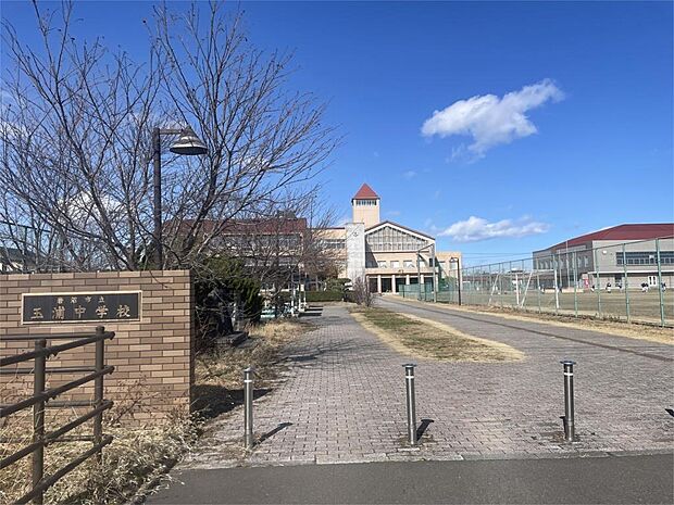 岩沼市立玉浦中学校(533m)