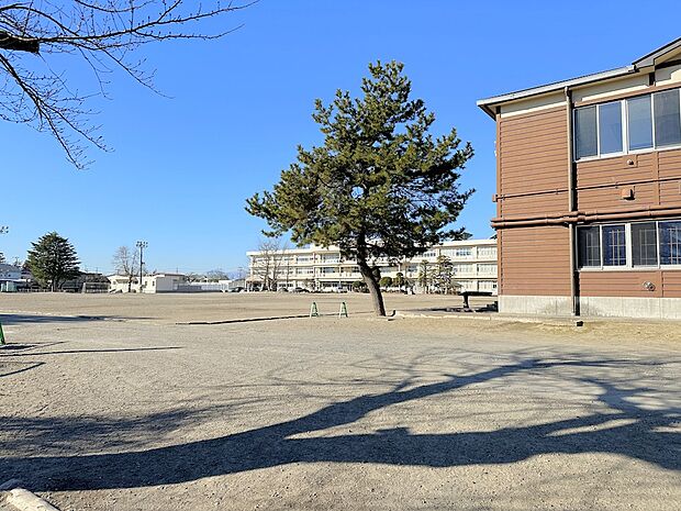 大崎市立古川第一小学校（1158m）