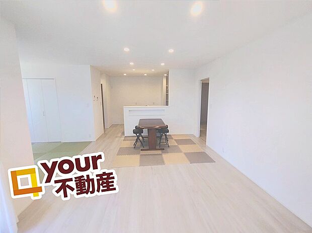 明るいLDKは家族の会話が弾む空間。対面キッチンでお料理中もご家族とのコミュニケーションを楽しめます。