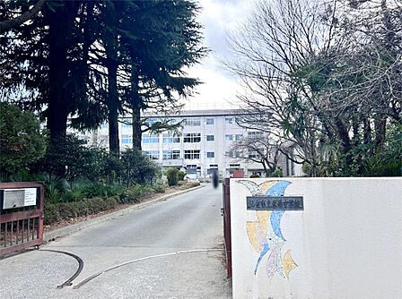 仙台市立東華中学校(1316m)