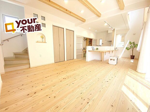 木の香り◎五感から癒される住まい◎陽の光を浴びながら、カウンターで朝食やカフェタイムはいかがですか♪