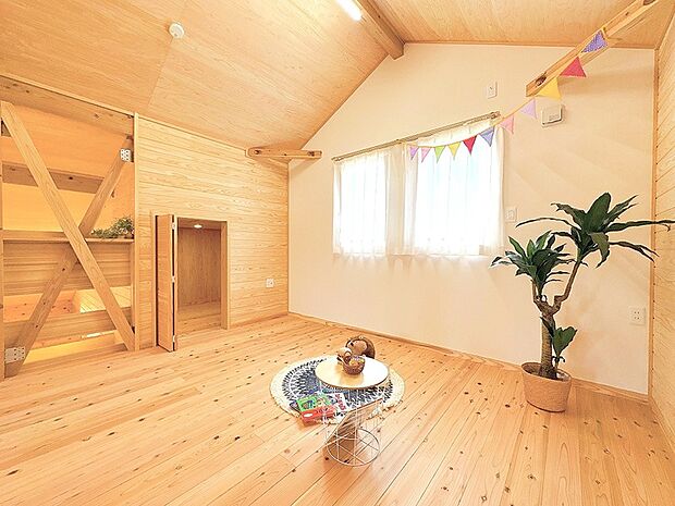 シンプルでスマートな空間。好みの空間で読書をしたり、音楽を聞いたりと一人の時間も充実したものに♪