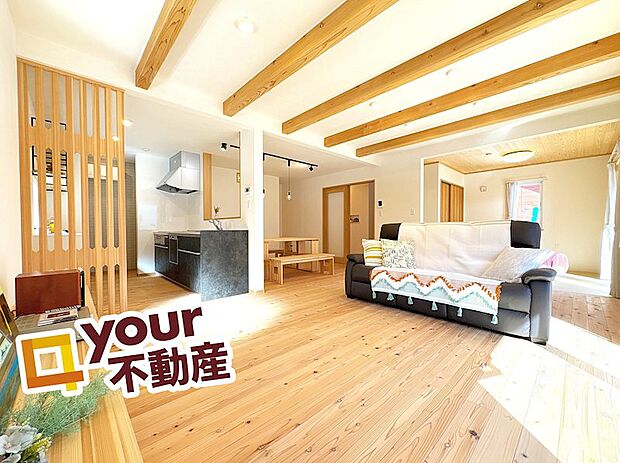 家族が安心して集える場所は、木の安らぎに囲まれた空間となっています♪