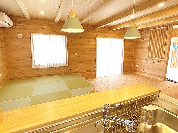 対面キッチンから見渡せるリビング♪家族の時間を大切に◎