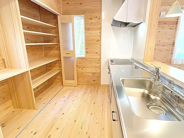 大人が二人入っても十分な広さのキッチン♪