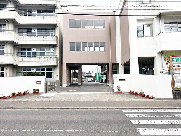 仙台市立富沢中学校(277m)