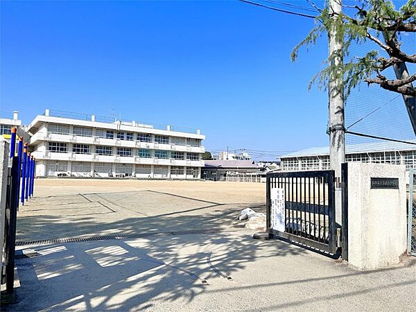 仙台市立東仙台中学校（880m）