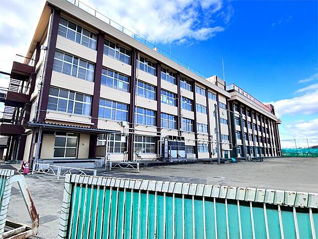 仙台市立西多賀中学校(737m)