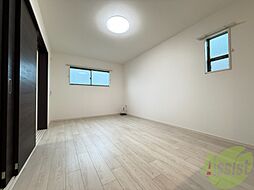 プレシャス小松II 3階1LDKのリビング/ダイニング