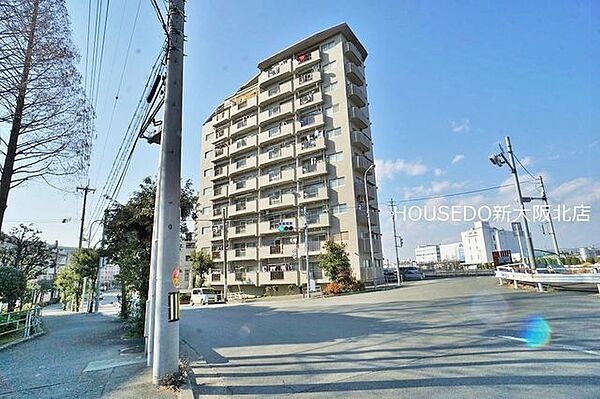 ■地下鉄御堂筋線「東三国駅」徒歩9分！■1974年5月築、地上11階建て、総戸数50戸！■JR線も使える2wayアクセスが可能な立地です！