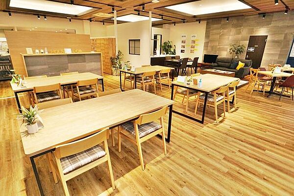 ■弊社は三国駅の目の前にある大型店舗です！■リフォームの参考にできるモデルルームのようなスペースがあります♪■個室もありますのでご希望の方はお申し付けください。