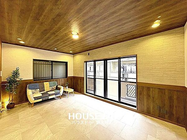 外観：327001542366