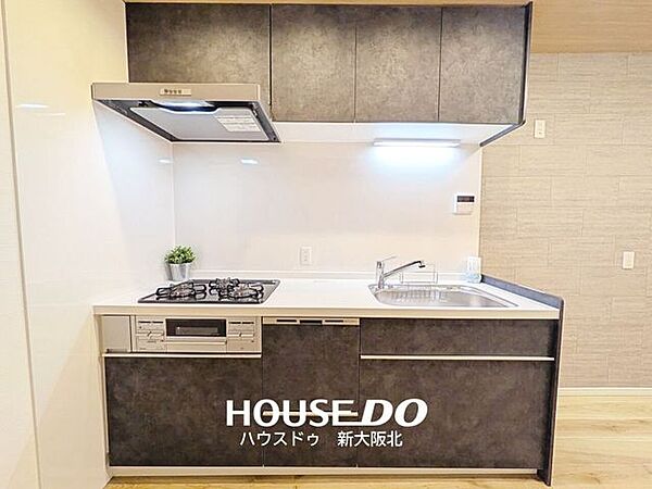 ■上下収納つきのシステムキッチン！■散らかりがちなキッチンツールもスッキリと収納できます！