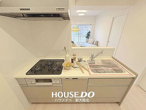 ■ご家族との会話が楽しめる対面式のシステムキッチン！■料理をしながらテレビを見たり、お子さまの様子を見守ることもできますよ！■毎日のお料理が楽しくなりそうですね！