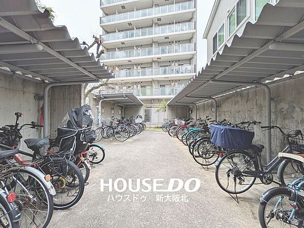 ■屋根付き駐輪場！雨が降っても大事な自転車が傷みにくいですね♪