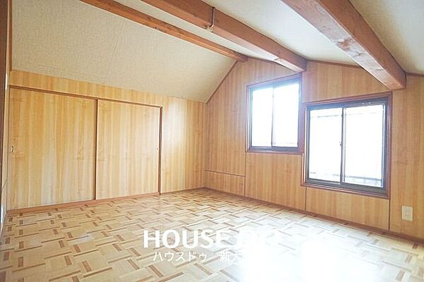 ■3階上部には広々とした納戸がございます！
