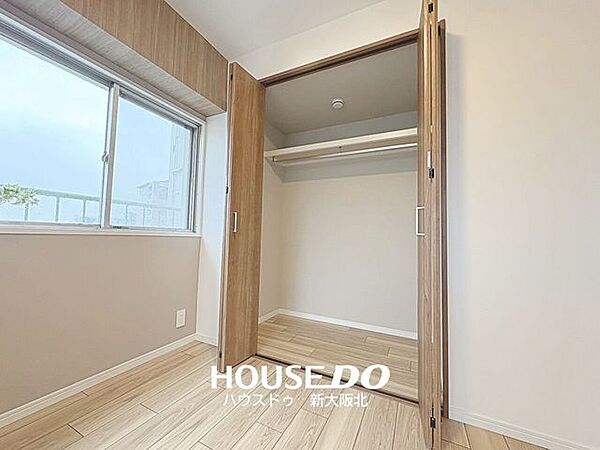 ■全居室収納付き！■お部屋がスッキリ片付くだけでなく、新しく収納棚を買い足す必要がないので、初期費用が抑えられそうですね！