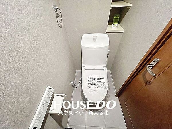 ■年中いつでも快適にご使用いただける温水便座付きトイレ！■壁掛けリモコンがついているので操作もスムーズです！