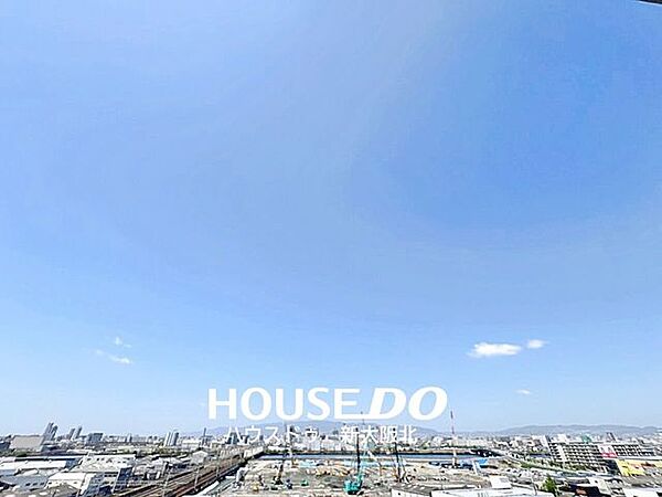 ■バルコニーからの眺望です！■10階角部屋の為、見晴らしも風通しも良好♪毎日のお洗濯も快適です♪■天気が良い日はこれだけでも癒されますね♪