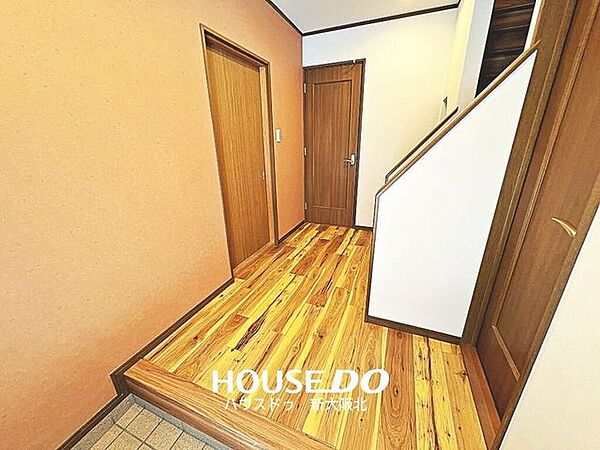 ■廊下は幅も余裕をもたせており広々としております！■玄関横にトイレがあるのも嬉しいポイントです！