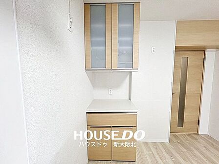 ■あると便利なカップボード♪■炊飯器や電気ポットの置き場所にも困りません!