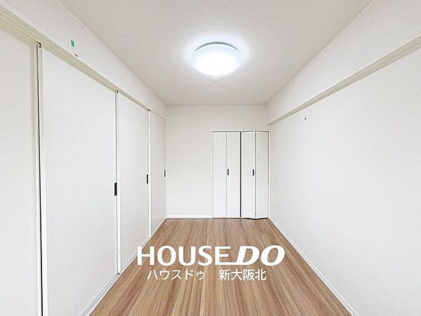 ■リビング横5．5帖洋室■子供部屋や寝室などにお使いいただける洋室が3部屋ございます！