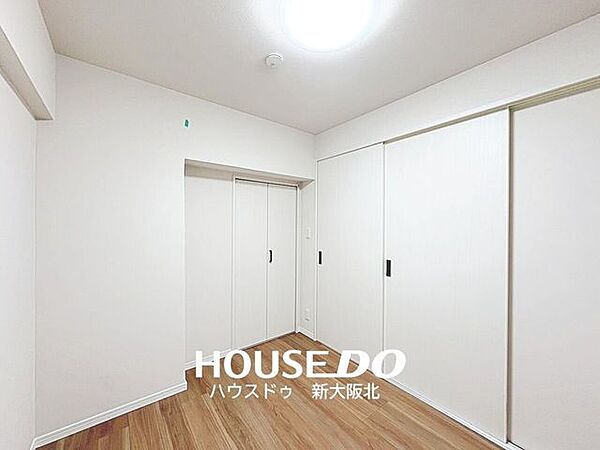 ■キッチン横4．3帖洋室■引き戸はドアに比べてデッドスペースができにくく、空間を無駄なく使うことができます！■家具のレイアウトもしやすいですよ！