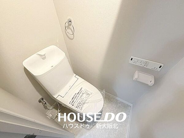 ■年中いつでも快適にご使用いただける温水便座付きトイレ！■壁掛けリモコンがついているので操作もスムーズです！