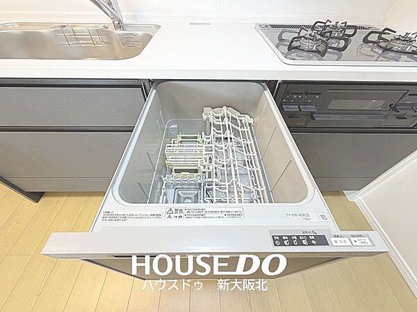 ■忙しい方にも嬉しい食器洗浄乾燥機付き！■食後のめんどうなお皿洗いは任せて、ご家族と一緒にくつろいじゃいましょう！■実は手洗いに比べて水の節約にもなるんですよ！