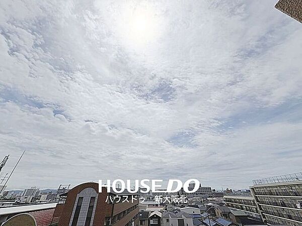 ■目の前を遮る建物がないため晴れた日には青空を見ることのできる気持ちの良いバルコニーです◎
