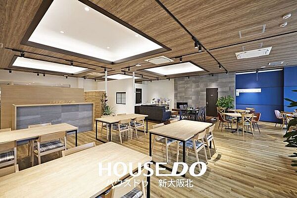 ■弊社は三国駅の目の前にある大型店舗です！■広々とした、カフェのような店舗です◎