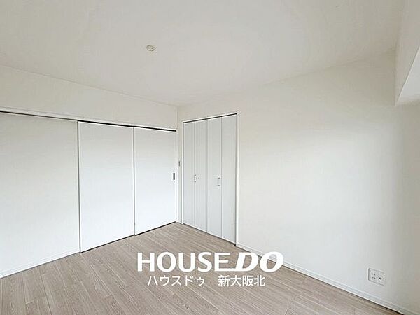 ■白を基調としたシンプルな室内はどの色とも相性が良いのでお部屋のコーディネートがしやすいですよ！■こだわりのインテリアが映えますね♪