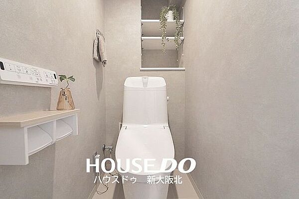 ■年中いつでも快適にご使用いただける温水便座付きトイレ！■壁掛けリモコンがついているので操作もスムーズです！