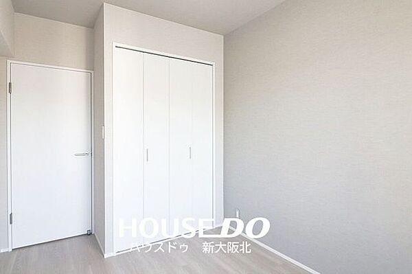 ■全居室収納付き！■造り付けの収納は地震の揺れで倒れる心配がないので、防災面でも安心です