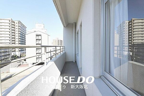 ■角部屋のため、東、北側の2方角からの光が差し込む室内です♪■明るく快適にお過ごしいただけます◎