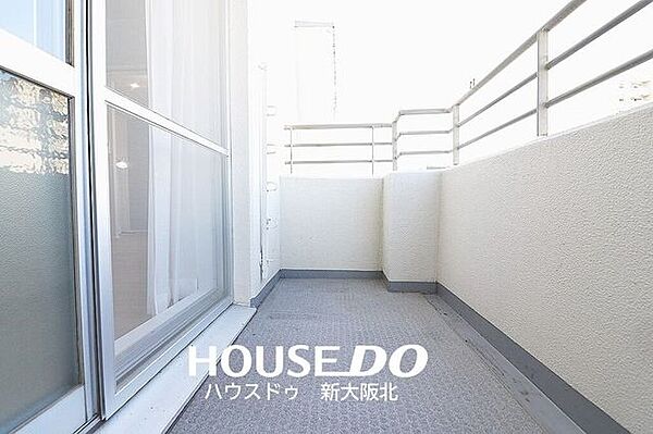 ■角部屋のため、東、北側の2方角からの光が差し込む室内です♪