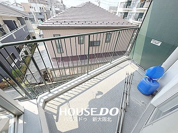 ■陽当り・通風・眺望良好のゆとりのあるバルコニー！■テーブルや観葉植物等を置けばまた違った空間に大変身します！