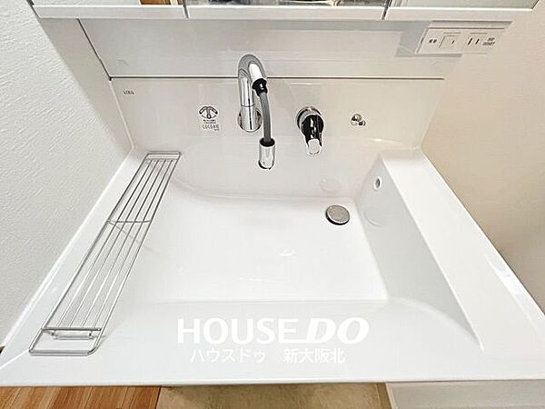 ■大きなボウルが魅力的な洗面台！■シャワーホース付きなので、隅々まで洗い流すことができお掃除も捗ります！