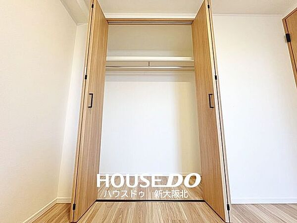 ■全居室収納付き！■お部屋がスッキリ片付くだけでなく、新しく収納棚を買い足す必要がないので、初期費用が抑えられそうですね！