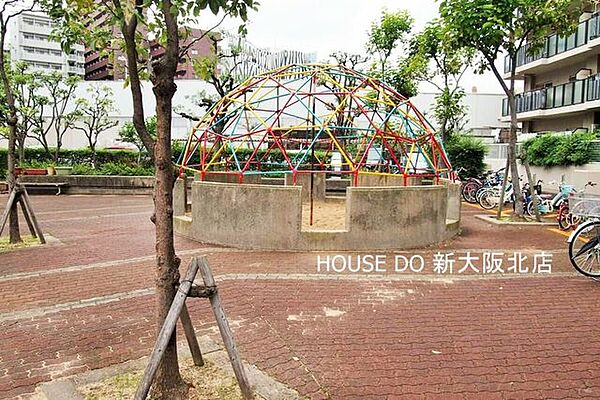 ■敷地内には公園もございます！子供たちを安全に見守りながら遊ばせることができます！