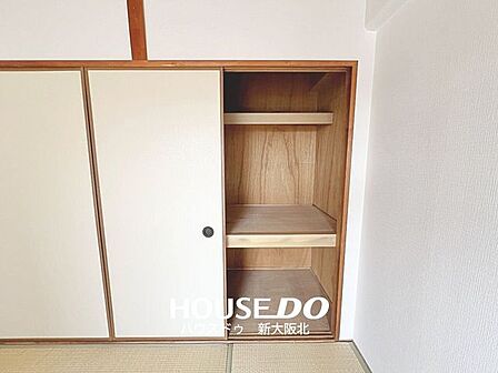 ■押し入れは奥行きがあるので、季節ものの家電や寝具もスッキリと収納できます!■引き戸はドアに比べてデッドスペースができにくく、空間を無駄なく使うことができます!